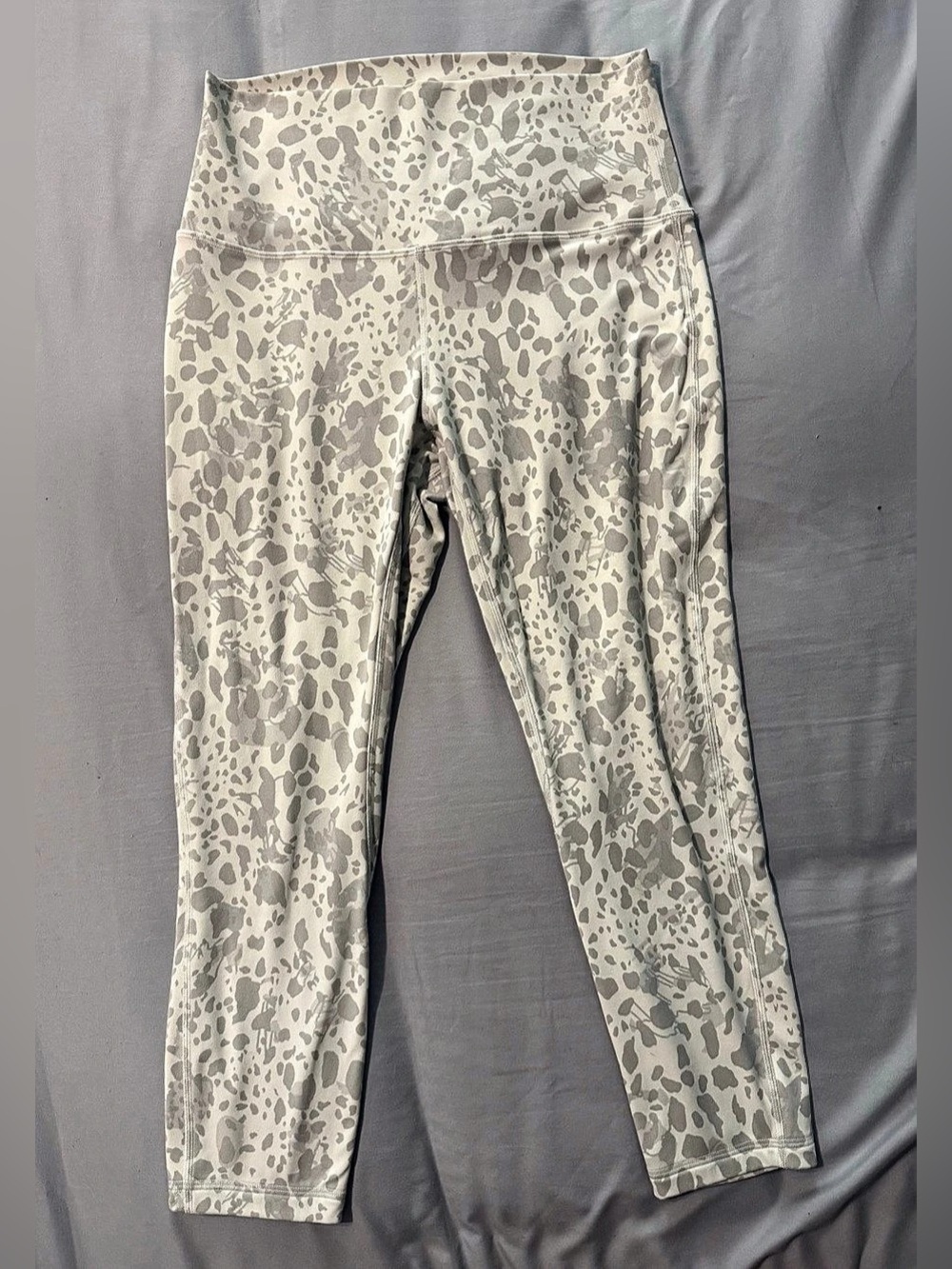 Lululemon Align High-Rise Crop 21" Cheetah Camo Antique White Multi Size 8